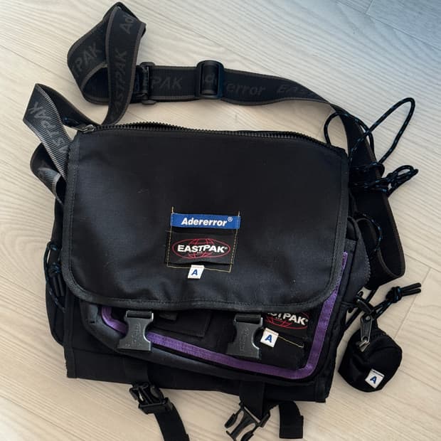 EASTPAK x ADERERROR 콜라보 메신저백