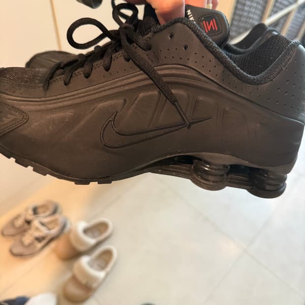 (W)285  나이키 샥스R4 남자(275)