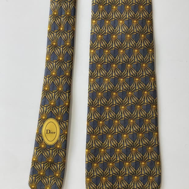 크리스찬디올무슈 넥타이