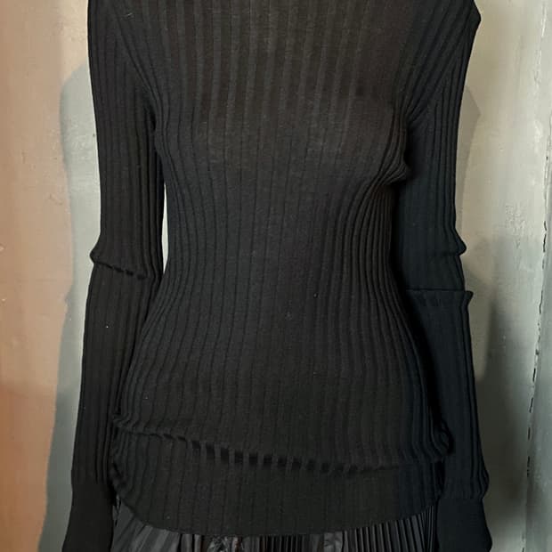 트랜짓 터틀넥 니트