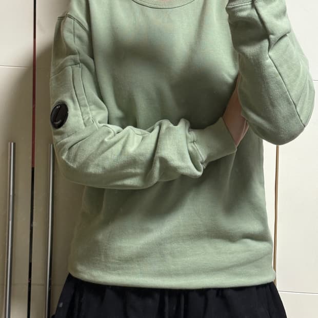 CP 컴퍼니 메론 맨투맨