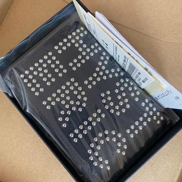 히스테릭글래머 지갑 로고 스터드 3단 가죽지갑