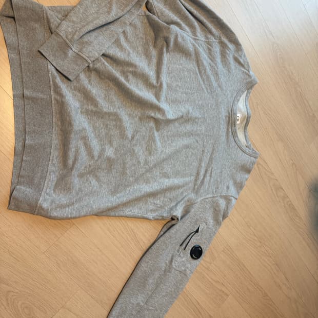 cp컴퍼니 맨투맨 