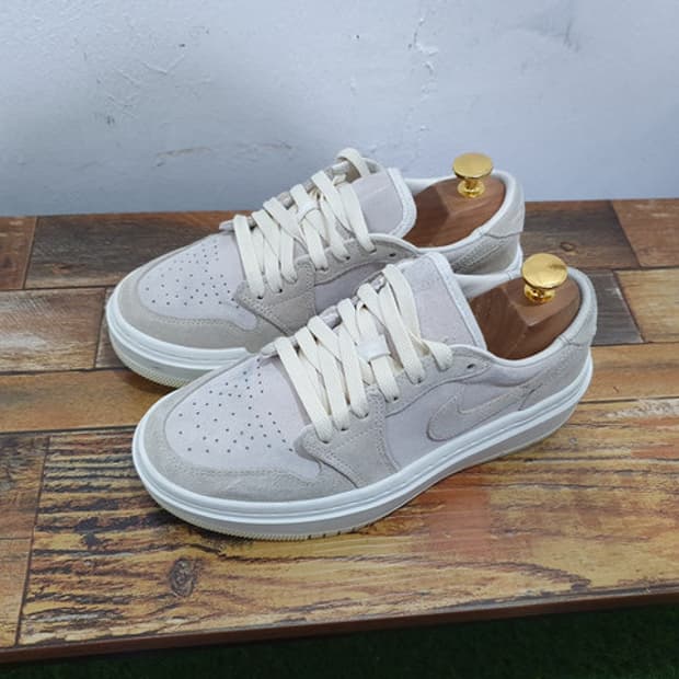 NIKE 나이키 에어조던 1 엘리베이트 코코넛밀크 (235MM)