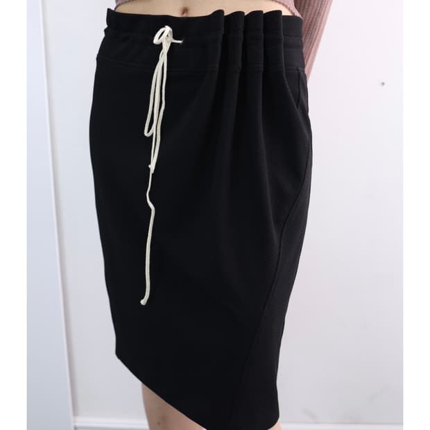 울리카상투스 CURTAIN MIDI SKIRT 