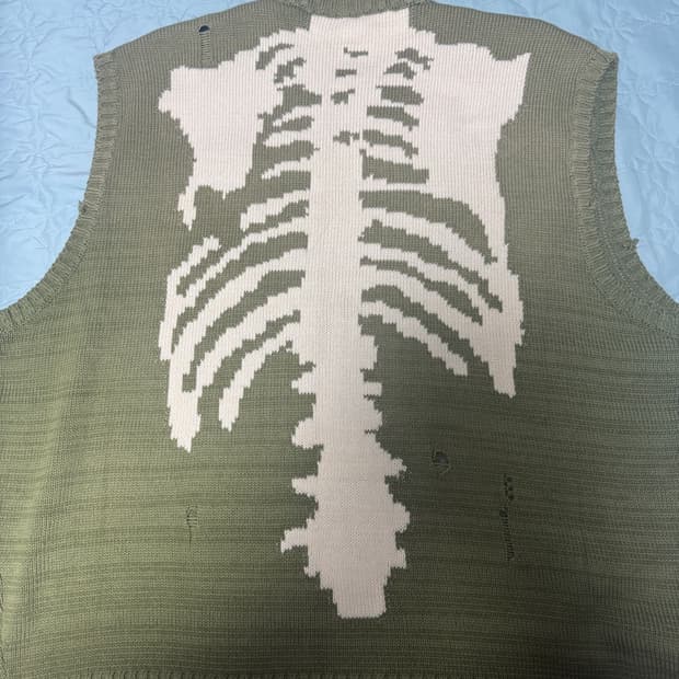 캐피탈 본 베스트 카키