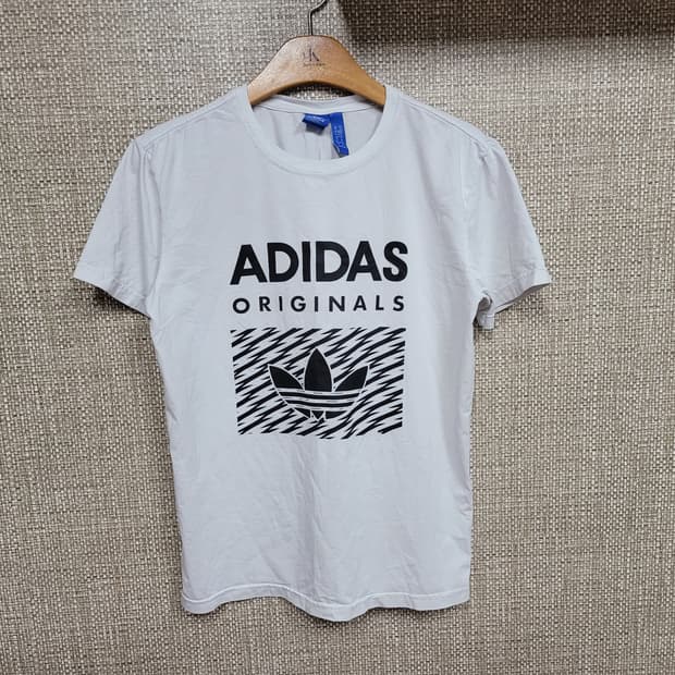 95사이즈 아디다스 반팔 티셔츠