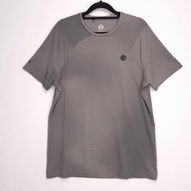 언더아머 반팔티