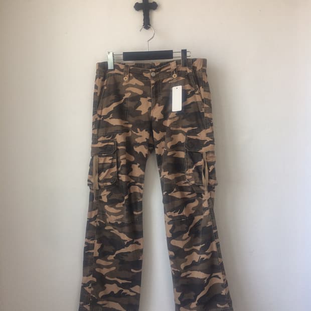 Camo pattern cago pants