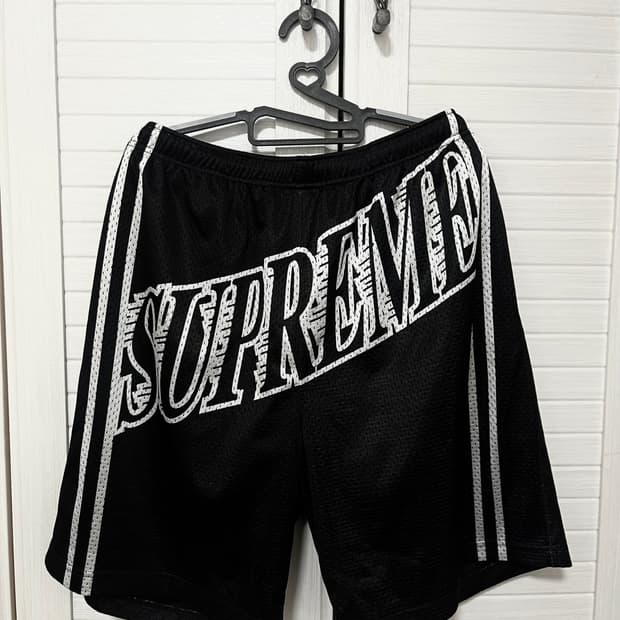 Supreme slap mesh short pants