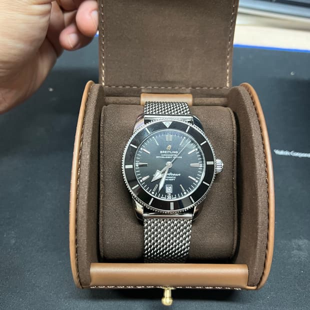 브라이틀링 슈퍼오션 오토매틱 B20. 46mm