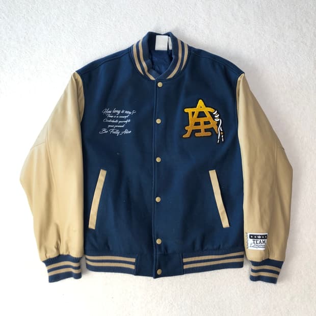 아디다스 네이비/베이지 스타디움 자켓 