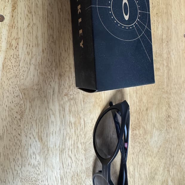 오클리 아이자켓 리덕스 블랙