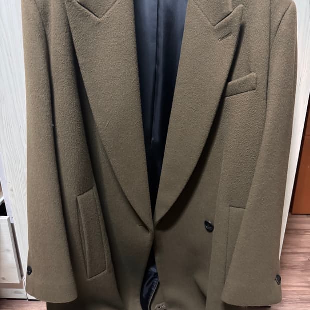 송지오 21fw 배정남 콜라보코트 50 팝니다