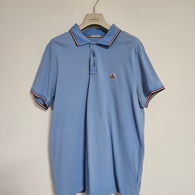 몽클레어 하늘색 반팔 카라티 xl