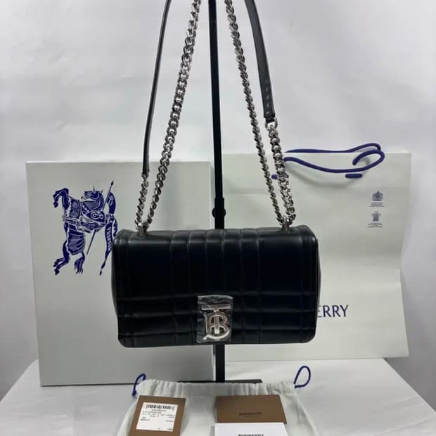 (새상품)버버리 퀼팅 램스킨 스몰 롤라 백 블랙 8059510