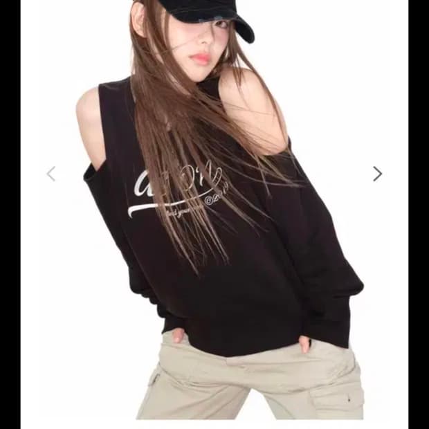 애즈온 KATE HOLE SWEATSHIRT 케이트홀 맨투맨