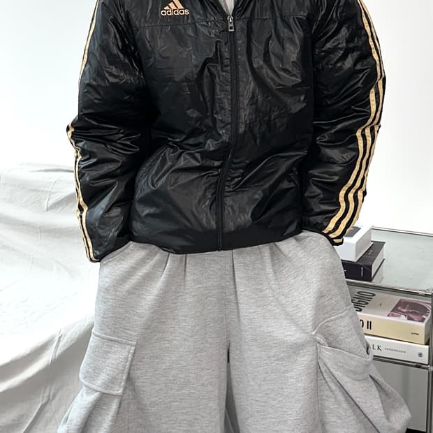 아디다스 블랙 골드 유광 바람막이 점퍼 M