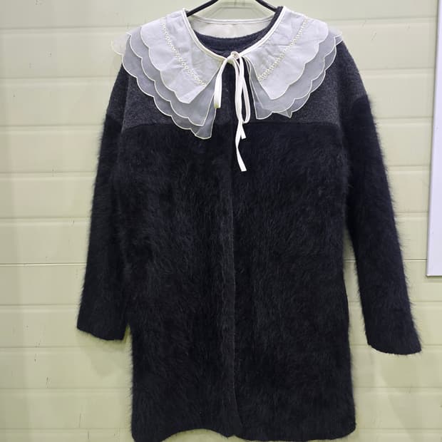 블랙 앙고라 털 레이스 카라 코트