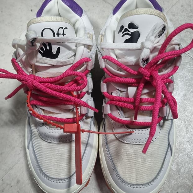 오프화이트 여성 스니커즈 