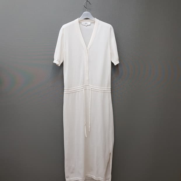 아떼 바네사브루노 2020 코튼 니트 브이넥 원피스 S사이즈