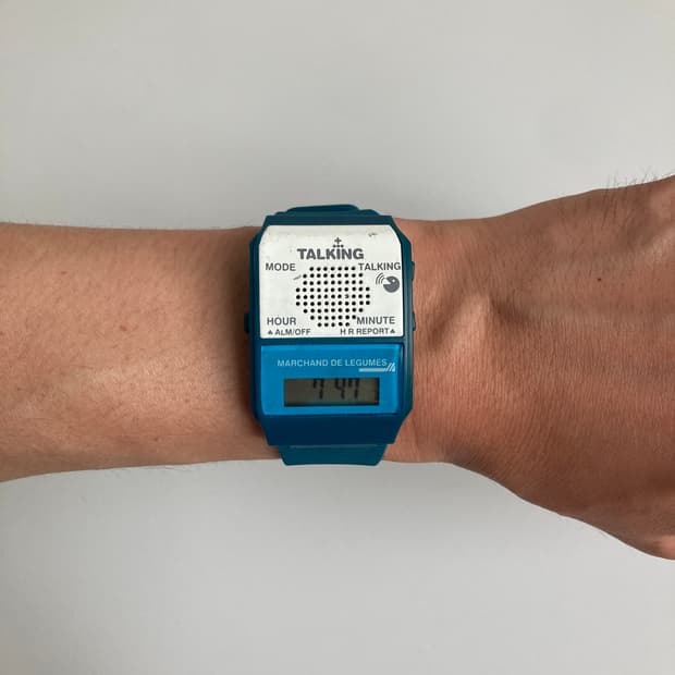 TALKING WATCH in English
