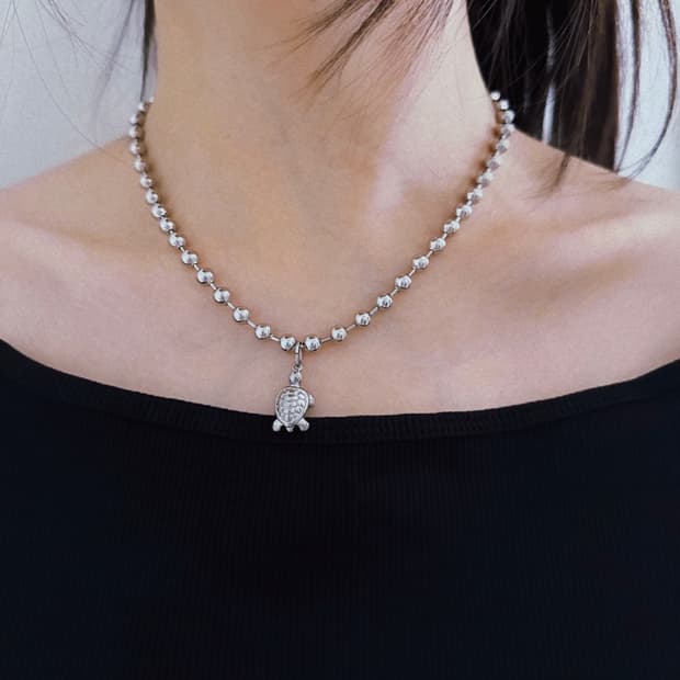 Turtle ballchain necklace