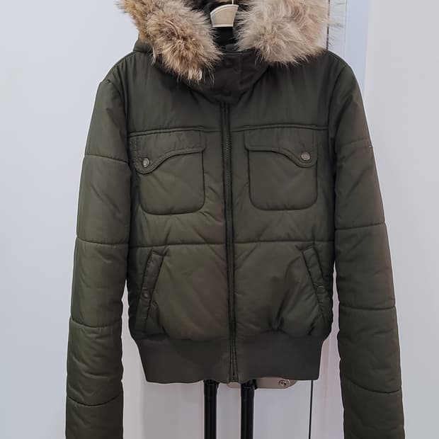 타미힐피거 카키색 후드 코요테퍼 숏패딩 봄버 44~55