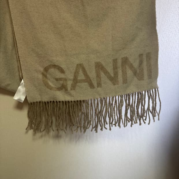 가니 Ganni 로고 투톤 프린지 머플러