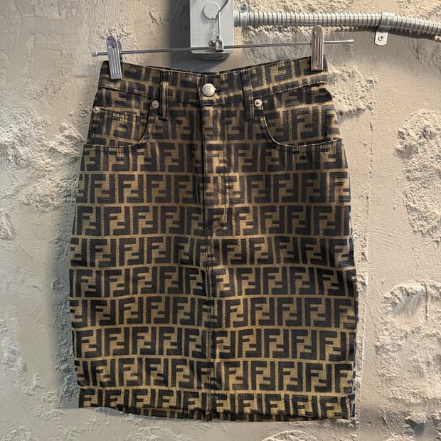 FENDI 주카 패턴 데님 스커트 (허리24~25인치)