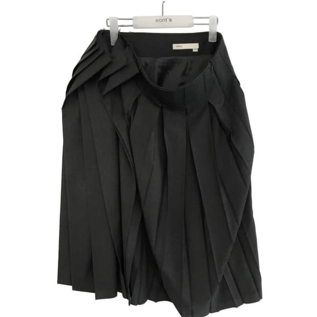 에옹쓰 O ffbeat pleats skirt 오프비트 플리츠 스커트