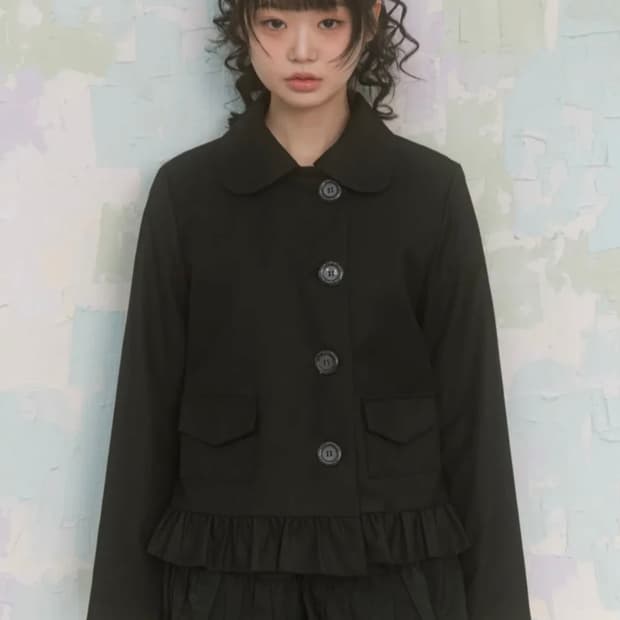 나이엔 도트 버튼 프릴 자켓