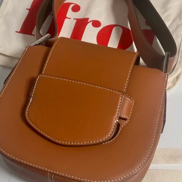 ffroi 프루아 아톰백 (정가39만원)