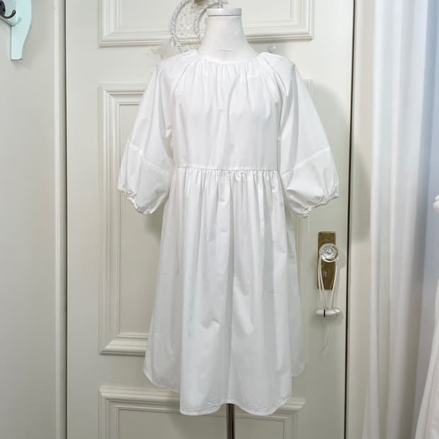 EHKA SOPO white shirring puff sleeve cut