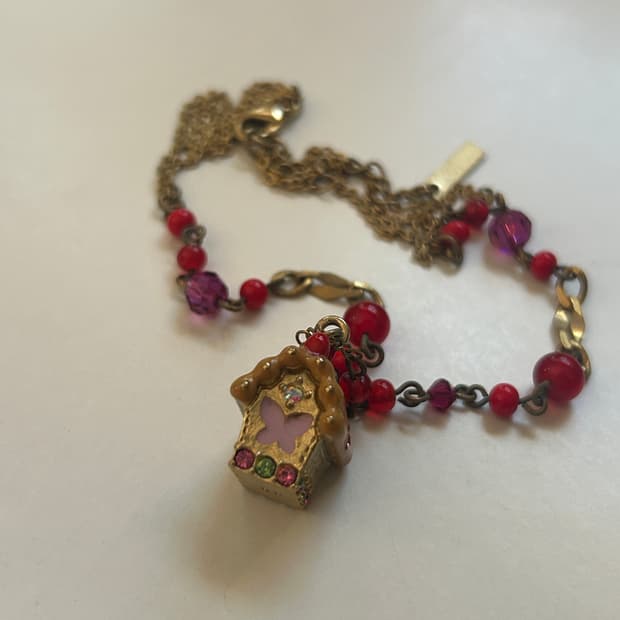 안나수이 과자집 목걸이