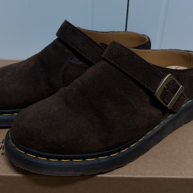 닥터마틴 뮬 다크브라운 