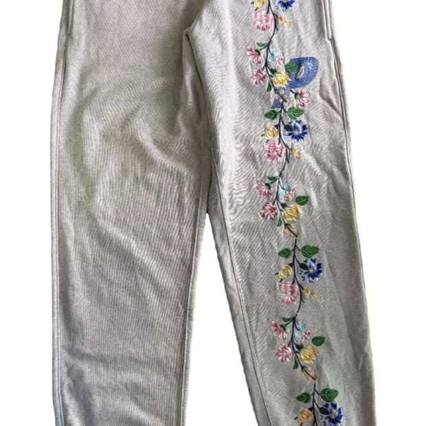 팔라스 플라워 스티치 조거 그레이말