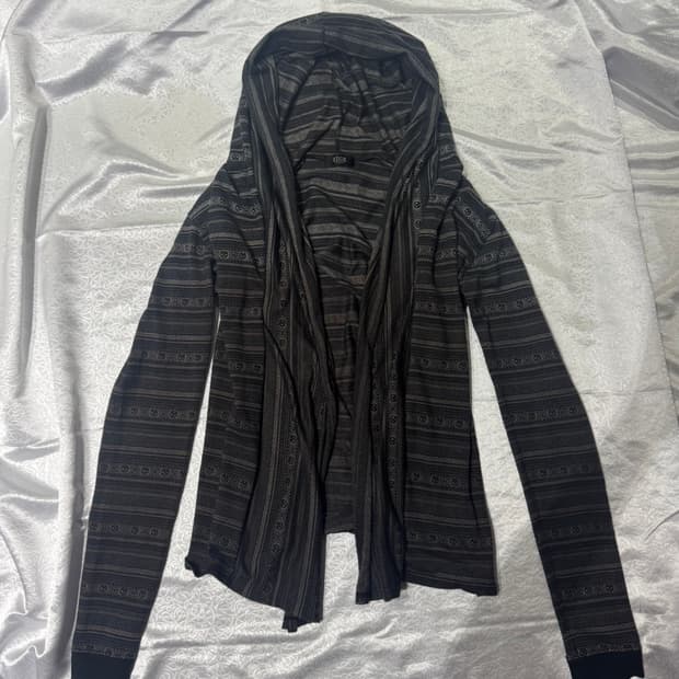 ”EDGE“ hijab-designed cardigan