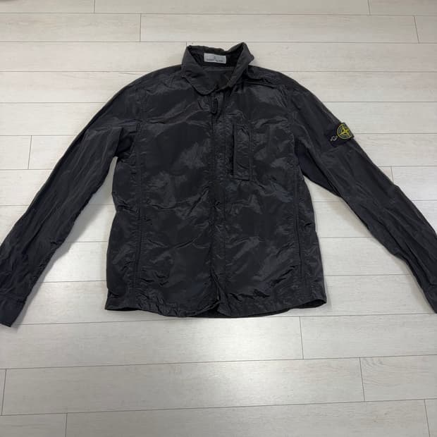 백화점판) 스톤아일랜드 나일론 메탈 셔츠 L 사이즈  백화점 한글텍이라서