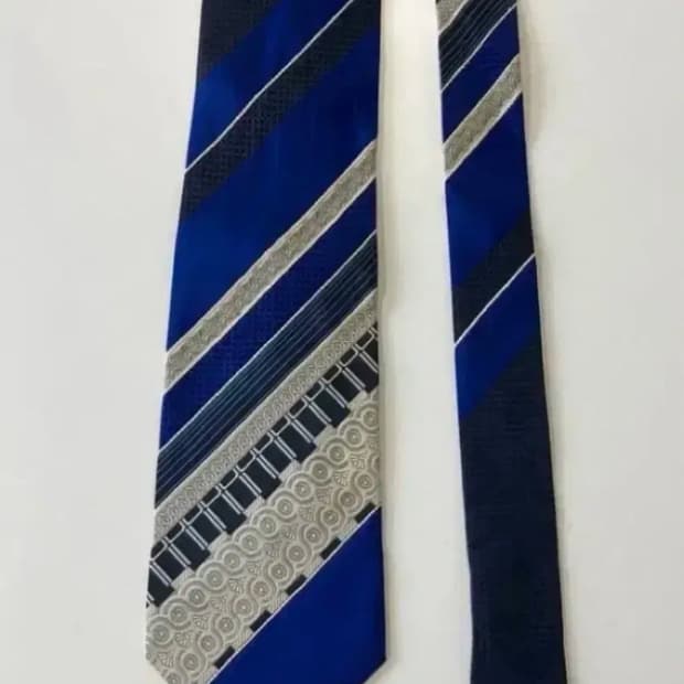 잔프랑코페레 넥타이