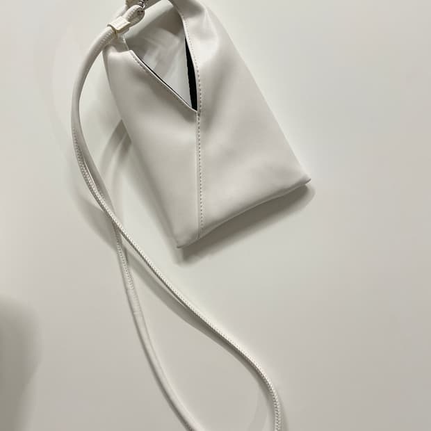 MM6 MAISON MARGIELA 스티치 페이크 레더 재패니즈 폰홀더백