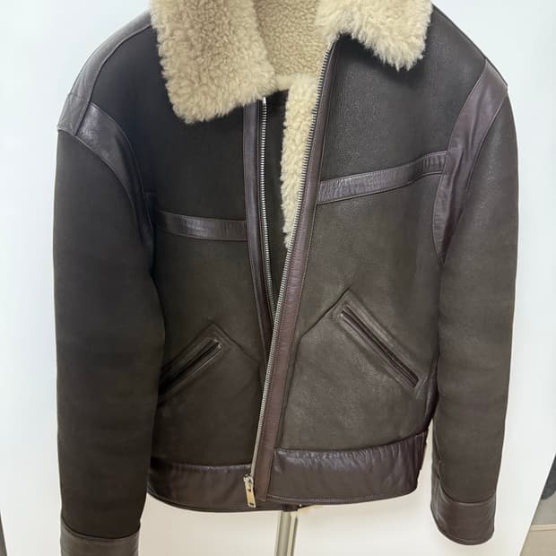 르메르 20fw 무스탕 44 새상품