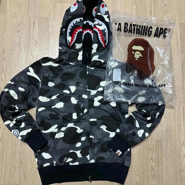 베이프 샤크 블랙 카모 후드집업