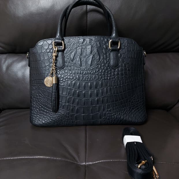 피에르가르뎅 악어 패턴 토트백

