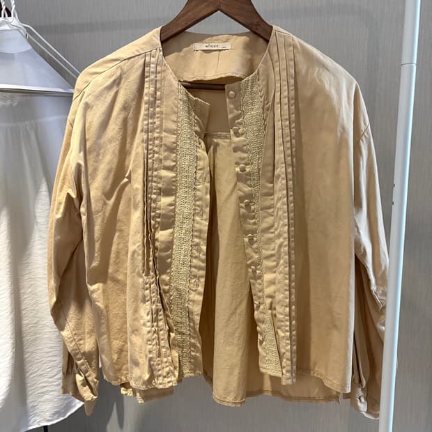 베이지 핀탁 블라우스셔츠