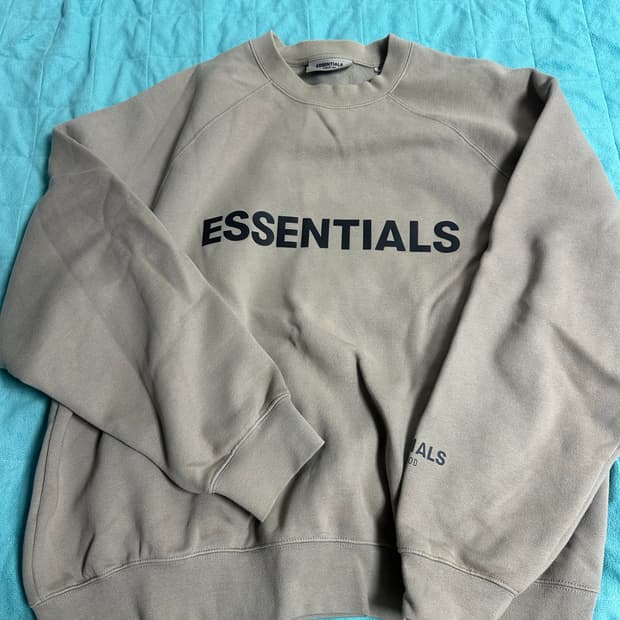 에센셜 20fw 타우프 맨투맨 m사이즈