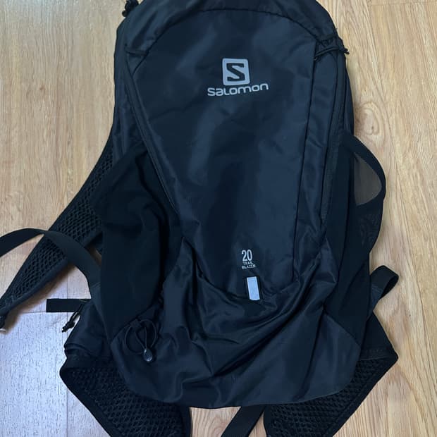 살로몬 20L 트레일 블레이저 블랙팝니다