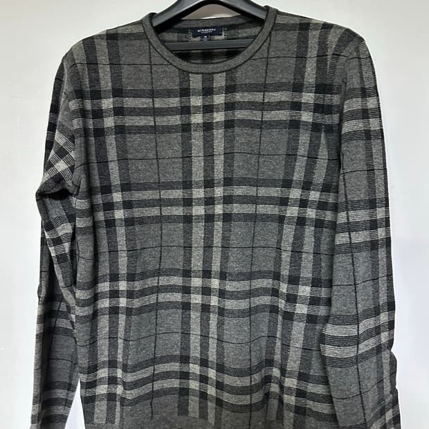 버버리 런던 남성 니트 M사이즈