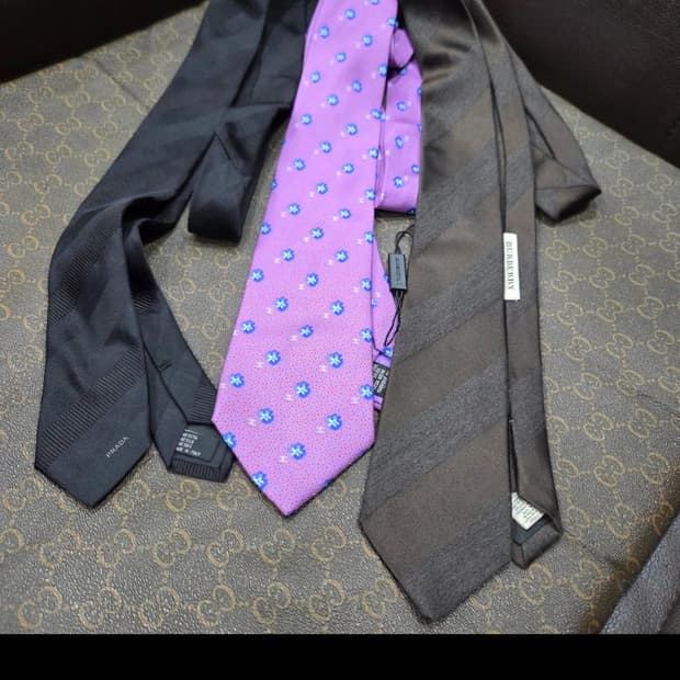 샤넬.프라다.버버리.넥타이 3종 모두