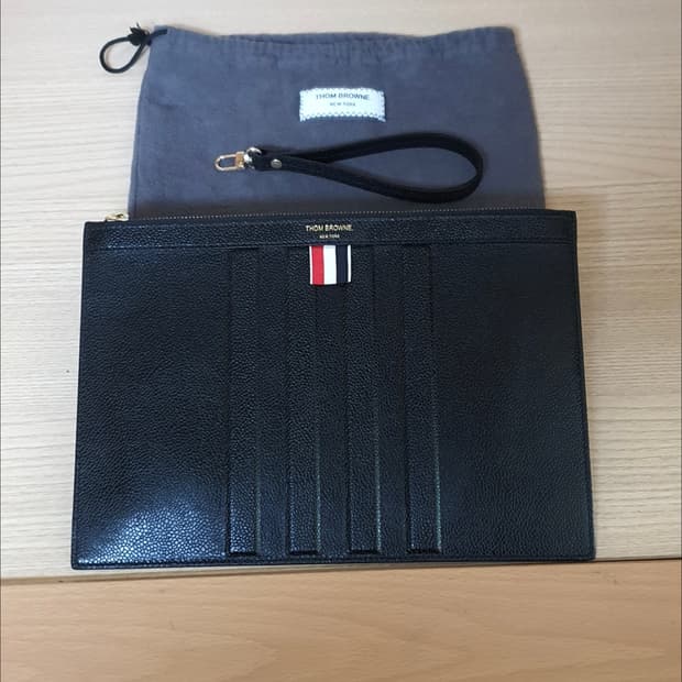 톰브라운 4바 클러치/클러치백 정품S급(감정O)